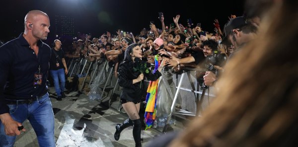 Lady Gaga greeting fans